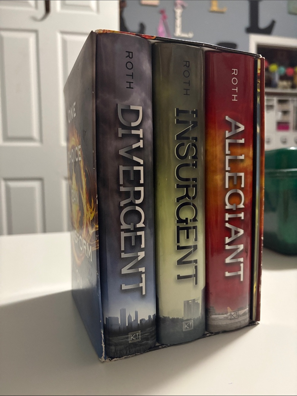Box set of Divergent series